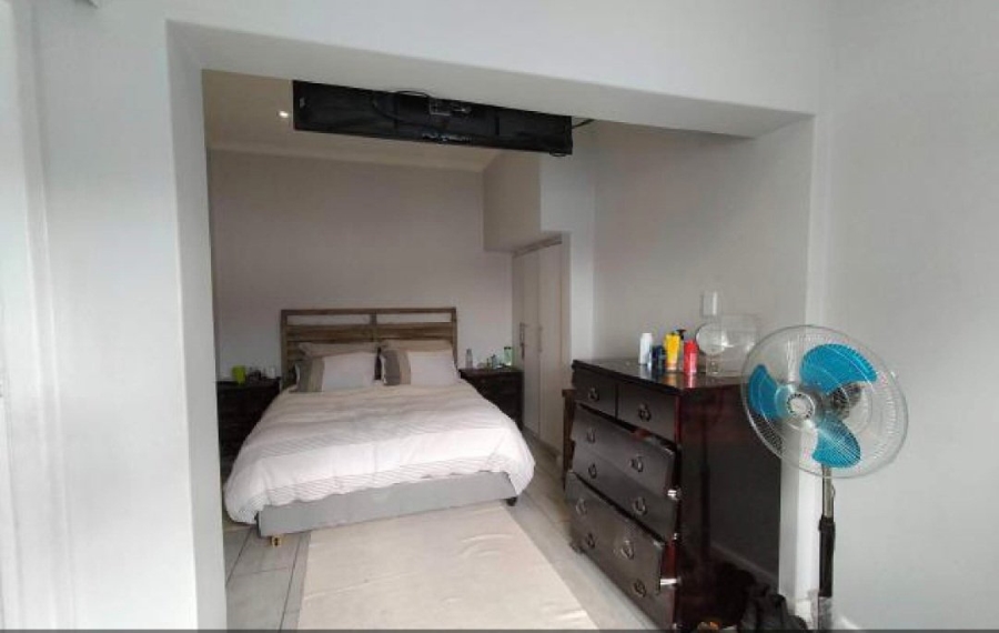 2 Bedroom Property for Sale in Zonnebloem Western Cape